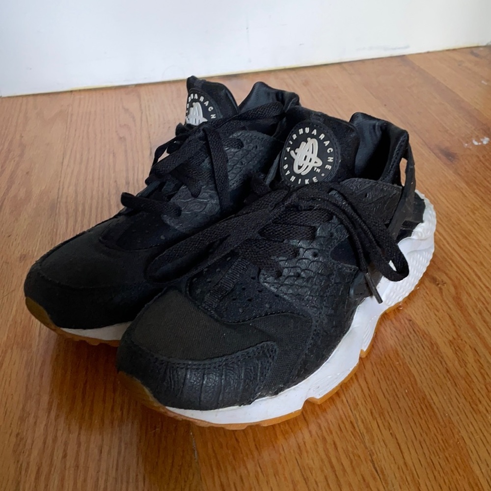 Nike Air Huaraches!👟 Like new!